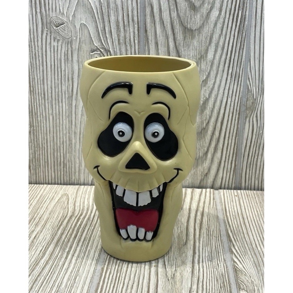 Greenbrier International Halloween Skull Plastic Mug Tan 21.57oz 838584